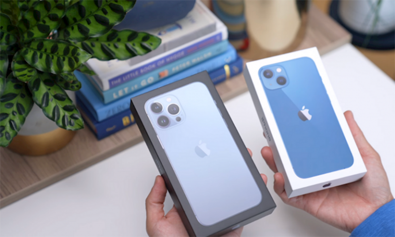 apple-tang-kem-tai-nghe-sieu-ban-re