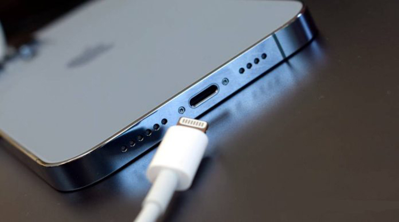 apple-phai-bo-cong-sac-lightning-sieu-ban-re