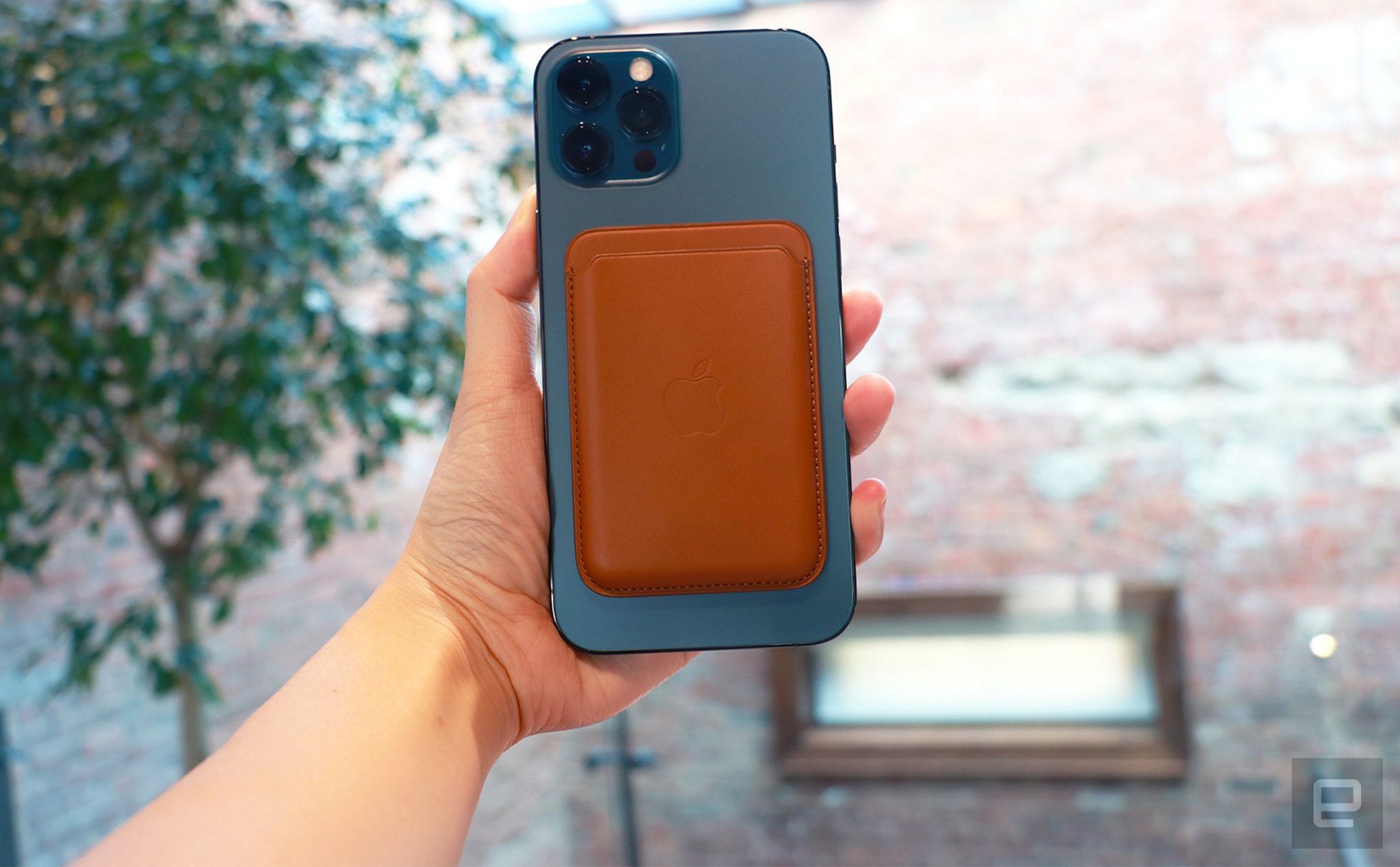 Trên tay iPhone 12 Pro Max Siêu Bán Rẻ