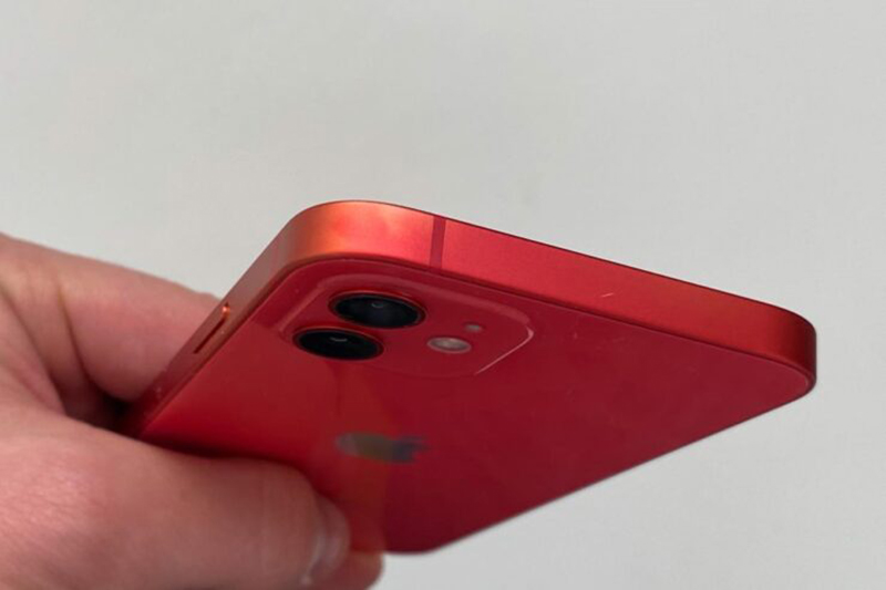 iphone11-iphone12-de-phai-mau-sieu-ban-re