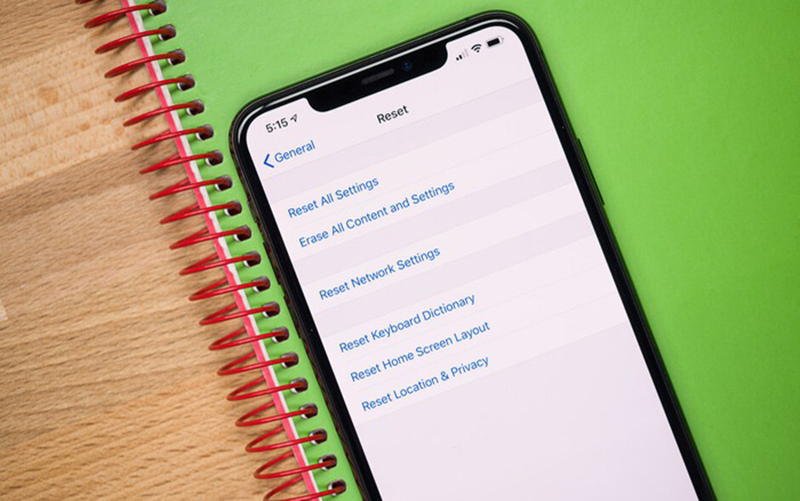 ​ dien-thoai-khong-tat-man-hinh-sieu-ban-re