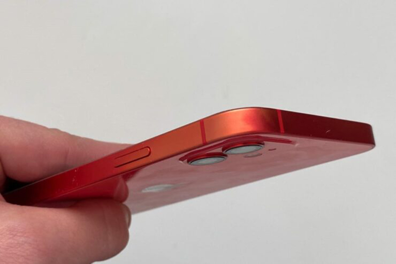 iphone11-iphone12-de-phai-mau-sieu-ban-re