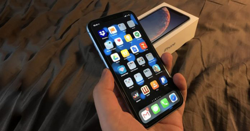 apple-cho-khach-muon-iphone-xr-1-696x365-2 iphone-sieu-ban-re