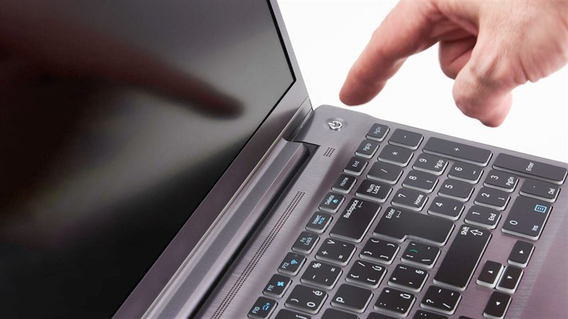 ve-sinh-ban-phim-laptop-sieu-ban-re