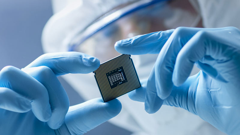 chipset-1 Sự thiếu hụt chip bắt nguồn từ sự kết hợp của nhiều yếu tố khác nhau, bao gồm việc các nhà sản xuất ô tô phải đóng cửa nhà máy trong đại dịch Covid-19 vào năm ngoái cũng như cạnh tranh chip cho các thiết bị điện tử tiêu dùng tăng mạnh.