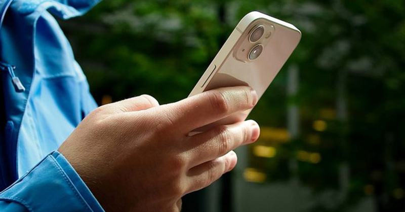 iphone-tang-manh-so-vơi-doi-dau-sieu-ban-re