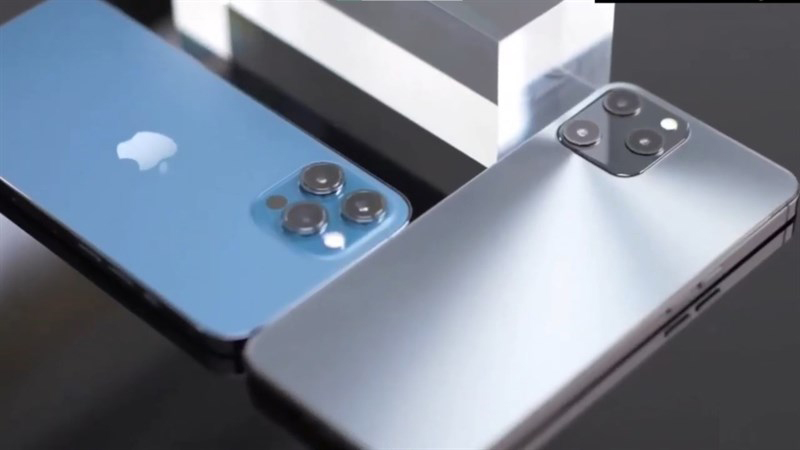 Mới đây, một nhà sản xuất Trung Quốc đã tạo ra một chiếc iPhone 13 Pro “pha ke” chạy hệ điều hành Android. Đặc biệt, người này còn so sánh iPhone của mình với mẫu Apple iPhone 12 Pro.