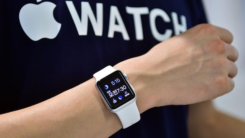 mg_6500-copy-4 facebook-ra-mat-dong-ho-thong-minh-sieu-ban-re