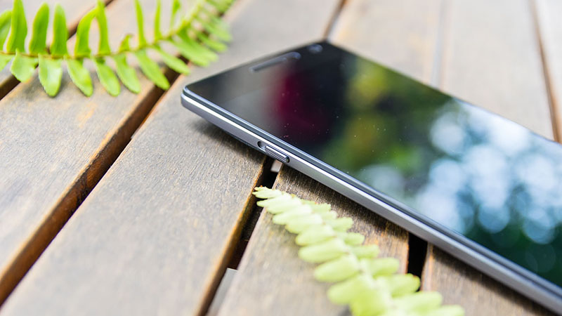 tai-sao-chi-co-apple-va-oneplus-co-nut-gat-tat-tieng-sieu-ban-re