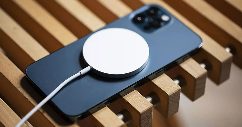 so-sanh-toc-do-sac-iphone13-sieu-ban-re